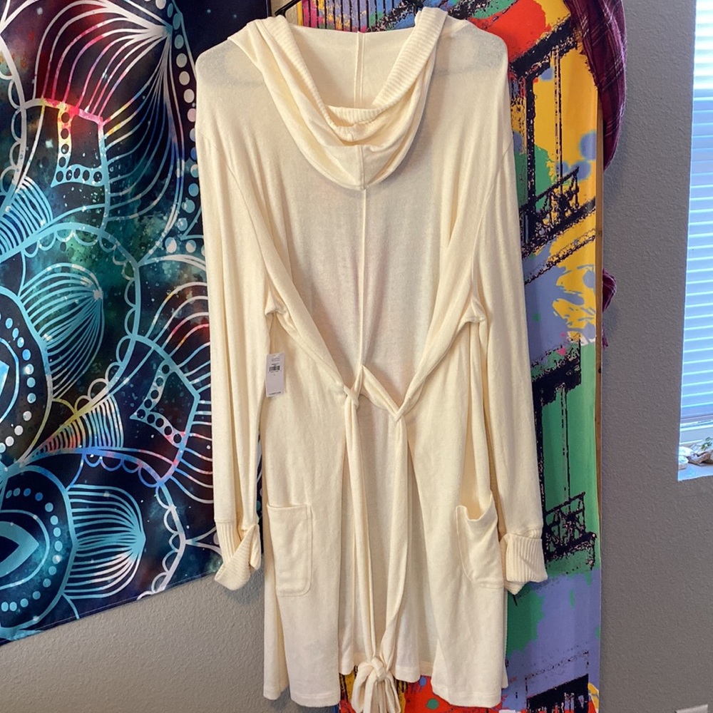 Cardigan - Picture 4 of 4